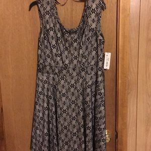 Worthington beautiful lace overlay dress